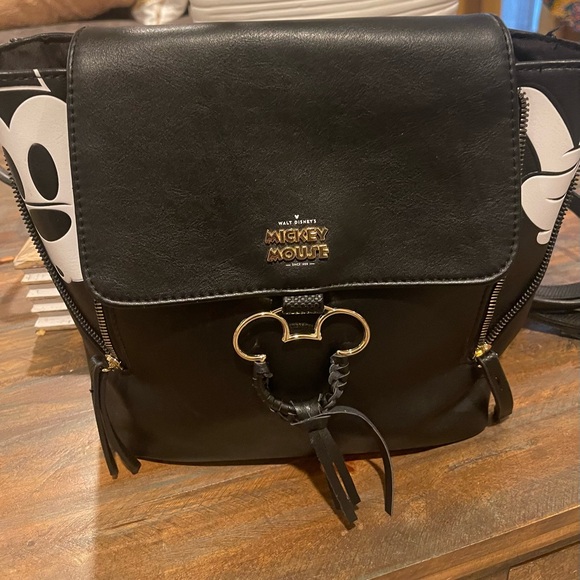 DISNEY MICKEY MOUSE BACKPACK PURSE NOVELTY WITH THE OPTION TO REVEAL MICKEY 🖤🤍 - Picture 5 of 14